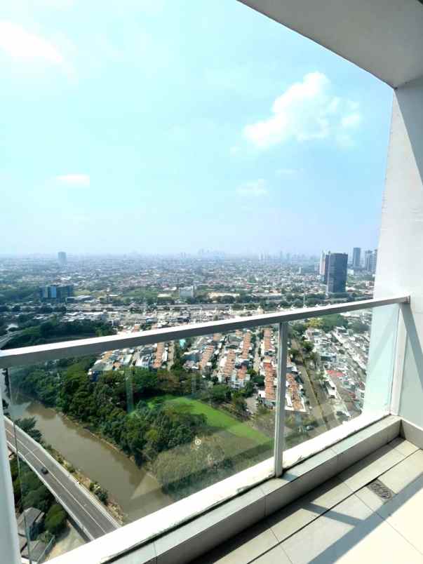 dijual rumah apartemen puri mansion