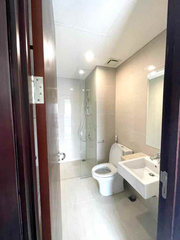 dijual rumah apartemen puri mansion