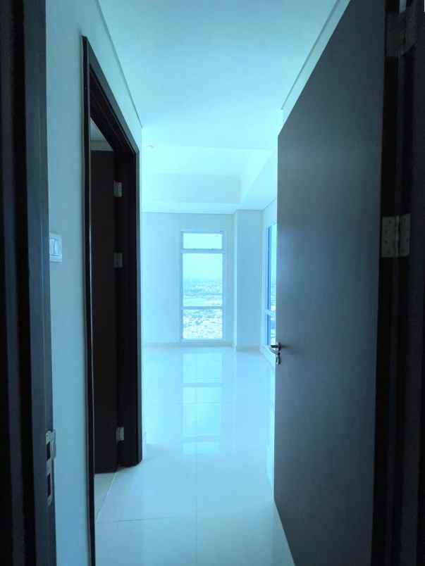dijual rumah apartemen puri mansion
