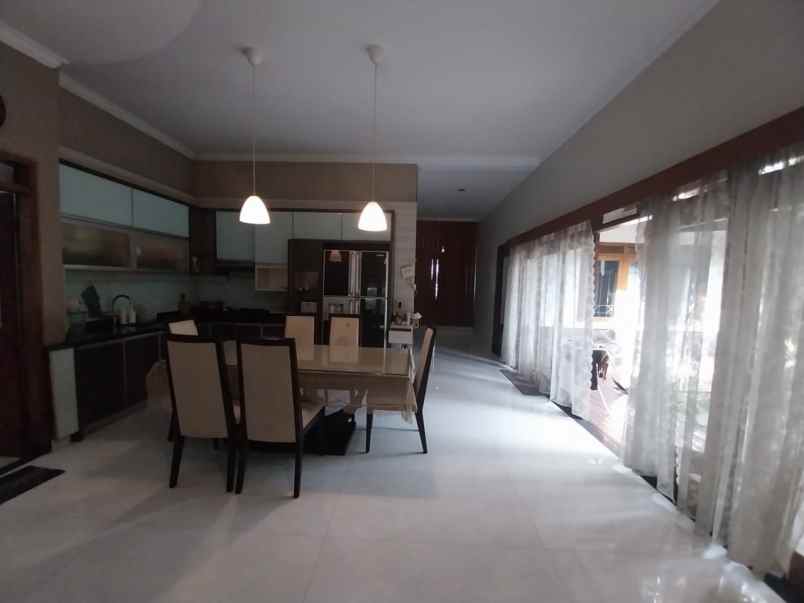 dijual rumah arcamanik endah