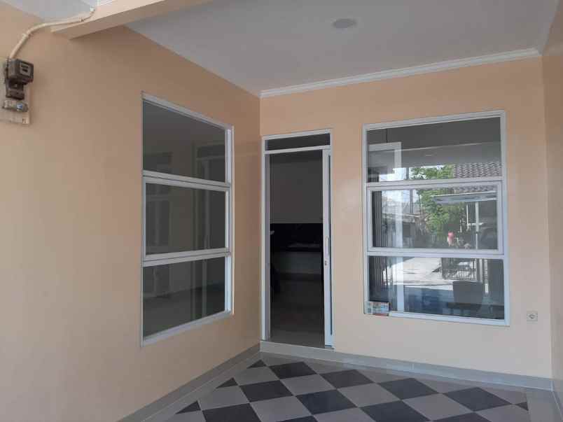 dijual rumah aren jaya