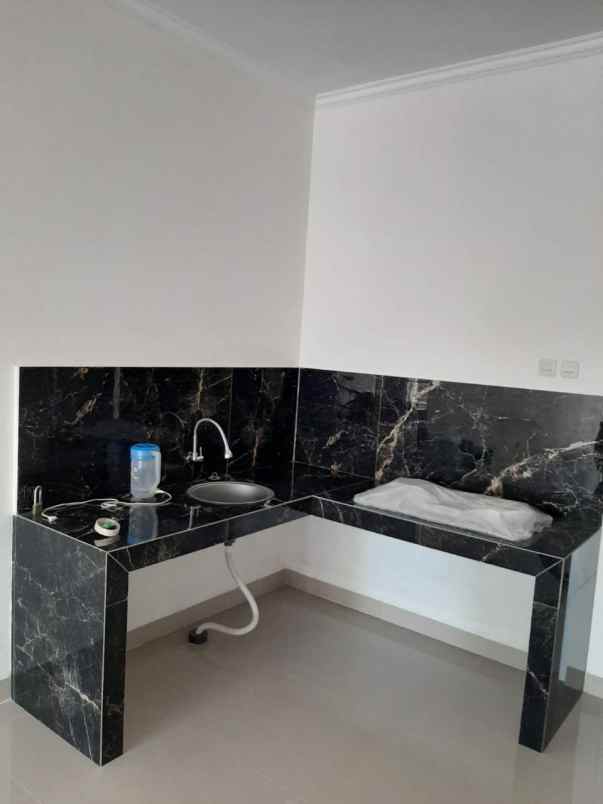 dijual rumah aren jaya