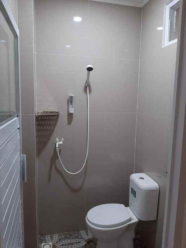 dijual rumah aren jaya