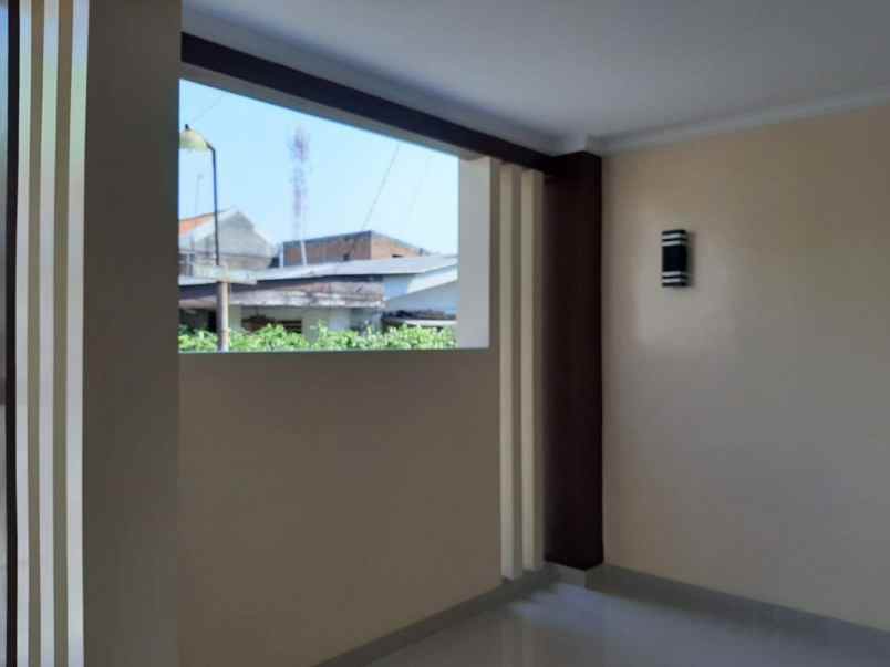 dijual rumah aren jaya