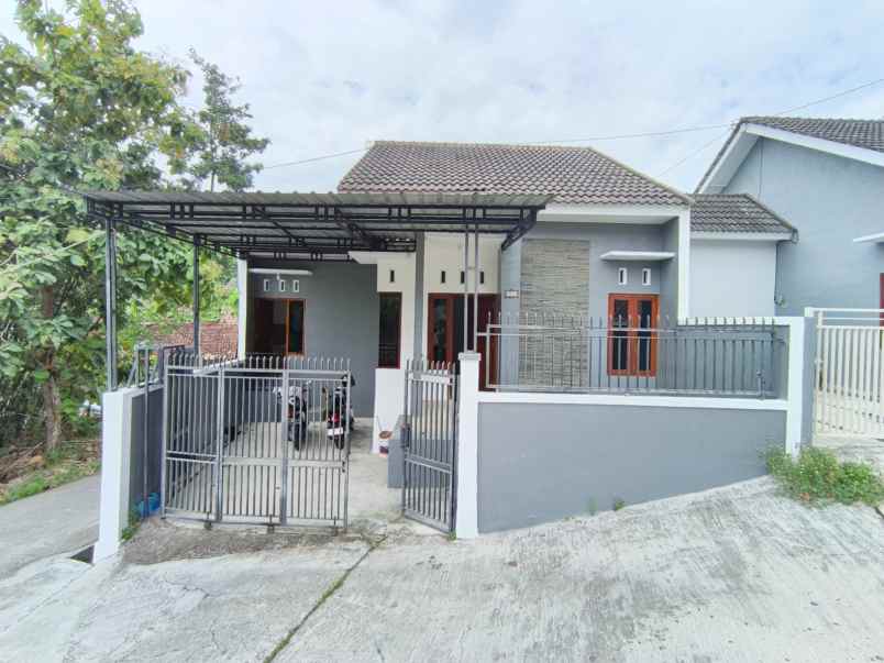 dijual rumah balecatur