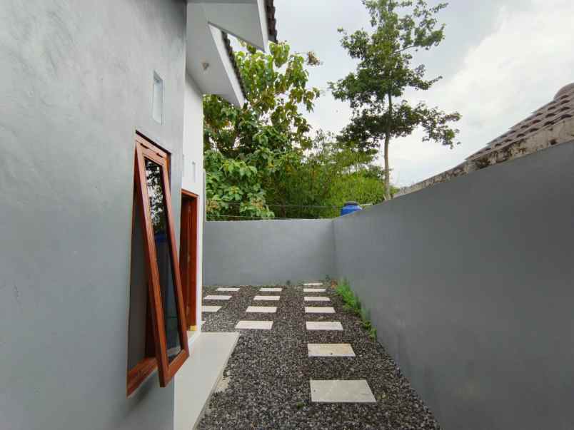 dijual rumah balecatur