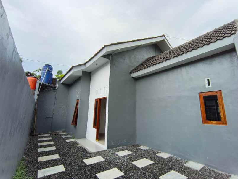 dijual rumah balecatur