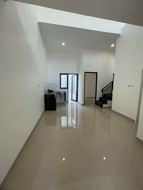 dijual rumah bambu apus