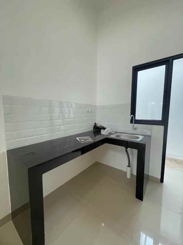 dijual rumah bambu apus