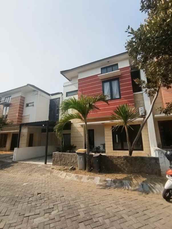 dijual rumah bandara adisucipto