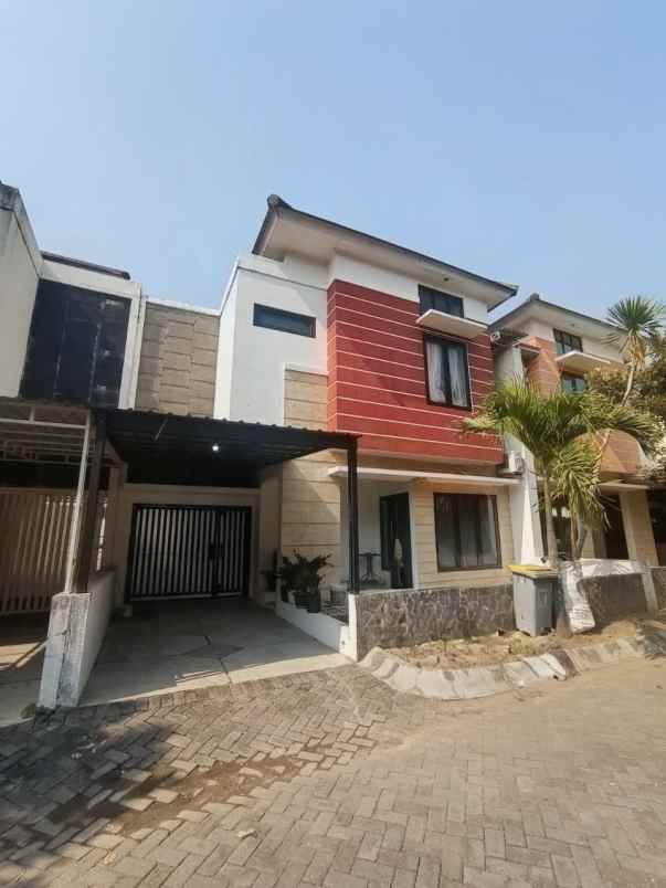 dijual rumah bandara adisucipto
