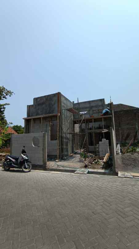dijual rumah bangetayu