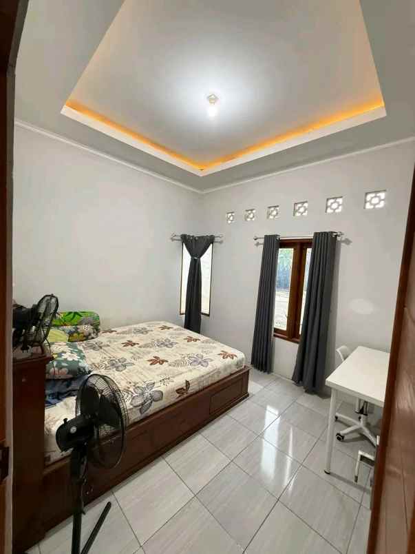 dijual rumah banguny