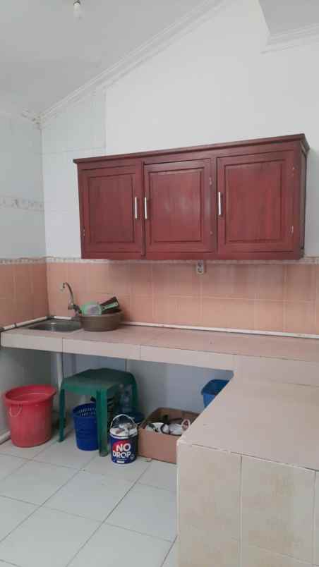 dijual rumah barat kampus isi