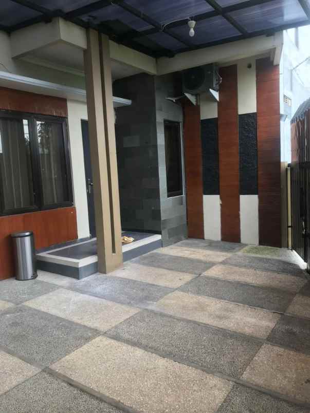 dijual rumah batu
