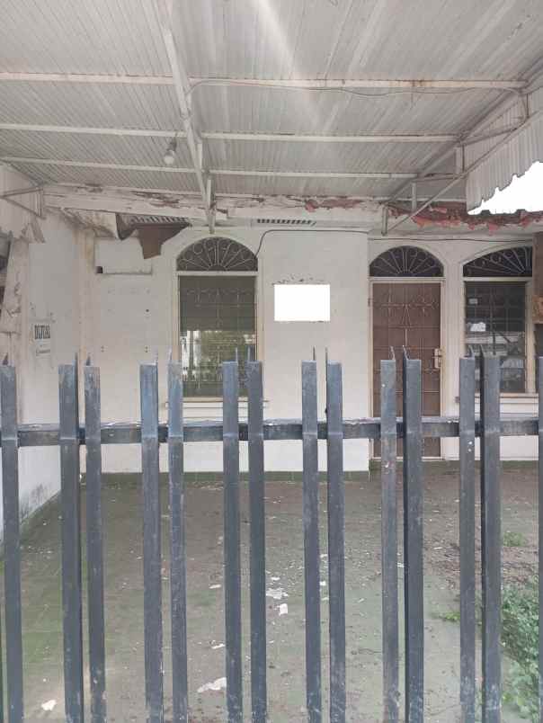 dijual rumah belakang mall kelapa