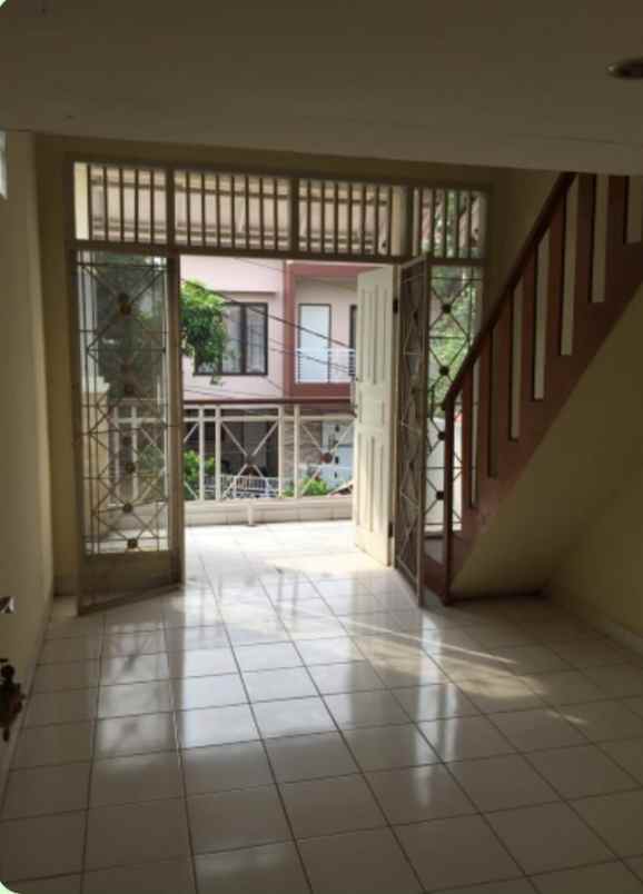 dijual rumah bintaro sektor 4