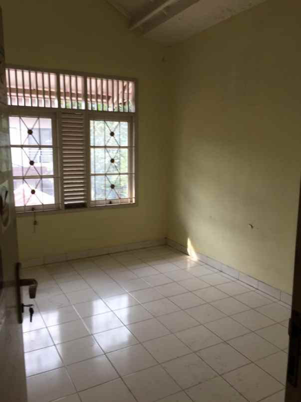 dijual rumah bintaro sektor 4