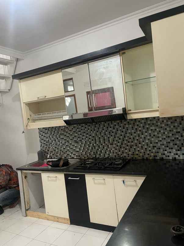 dijual rumah bumi panyawangan