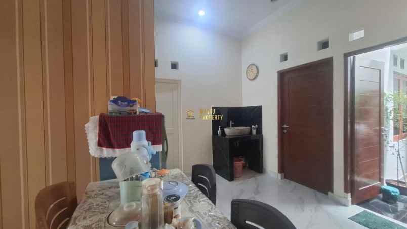 dijual rumah caturtunggal