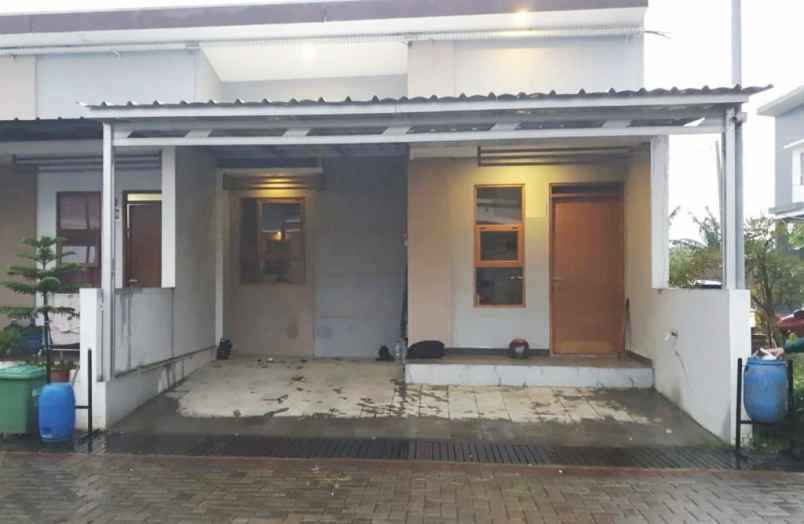 dijual rumah ciganitri