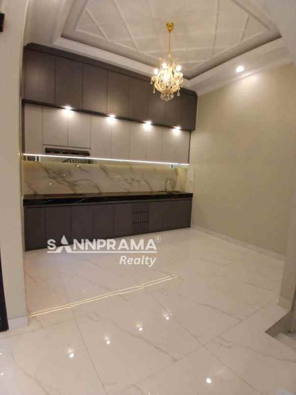 dijual rumah ciganjur