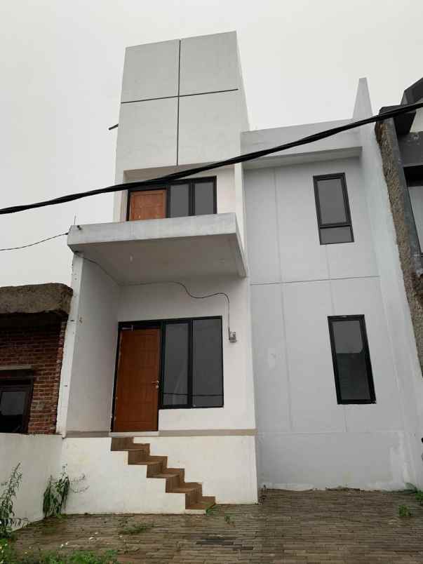 dijual rumah cikadut