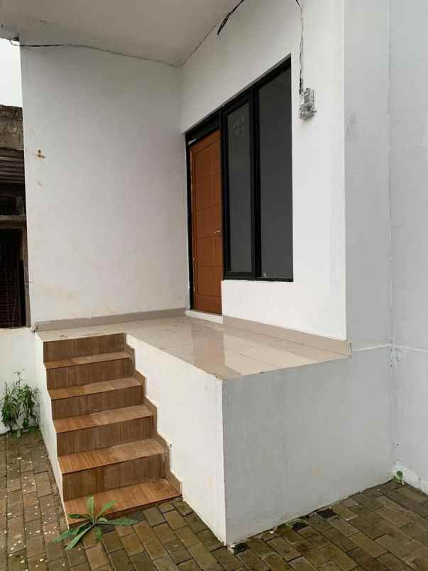 dijual rumah cikadut