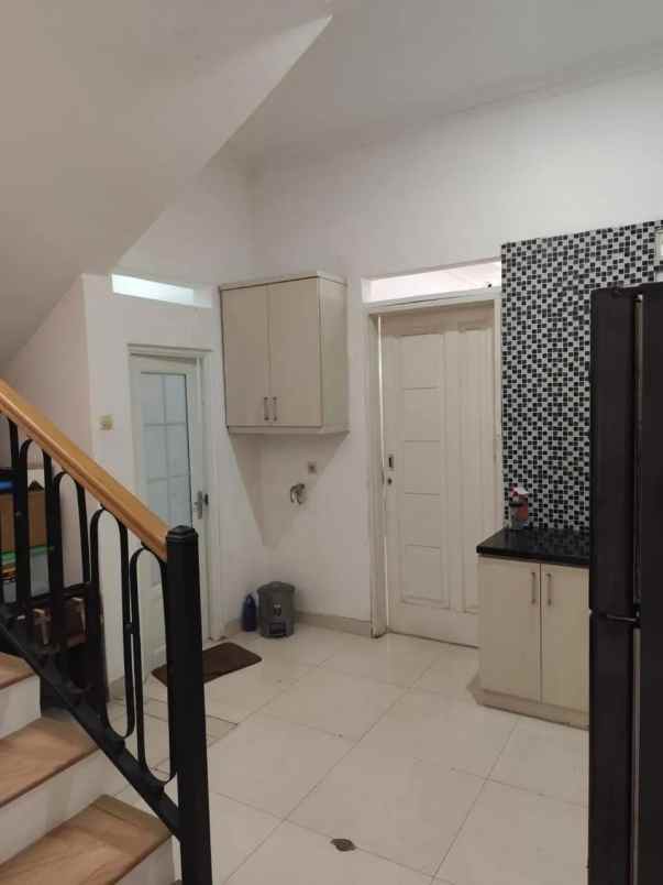 dijual rumah cilandak barat