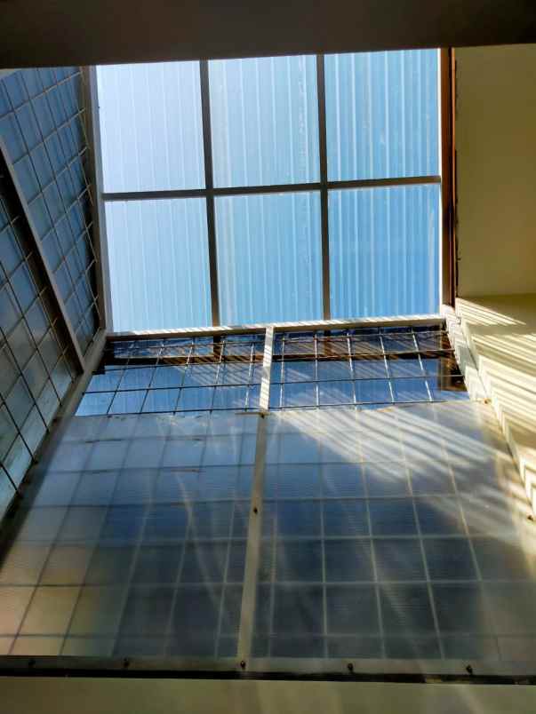 dijual rumah cipamokolan