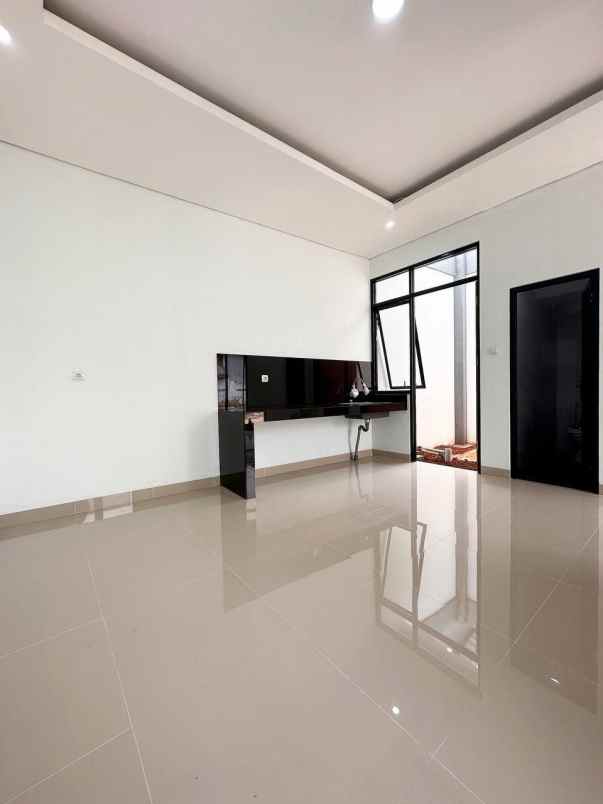 dijual rumah cipayung