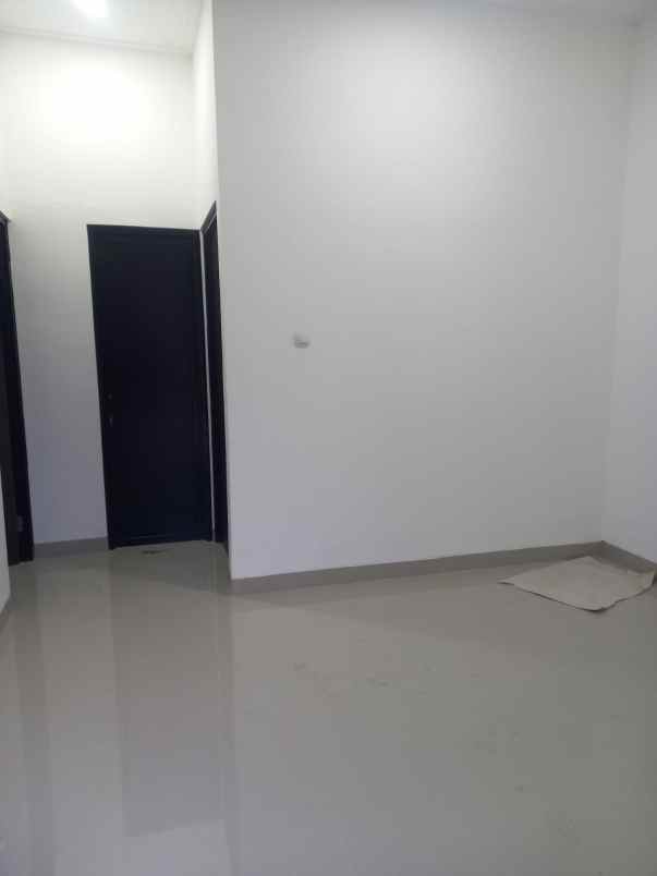 dijual rumah cipayung depok