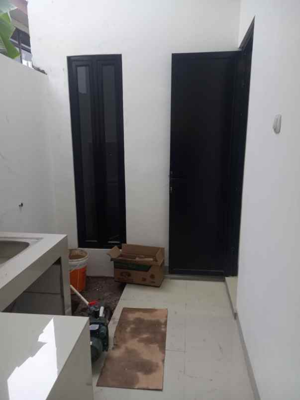dijual rumah cipayung depok