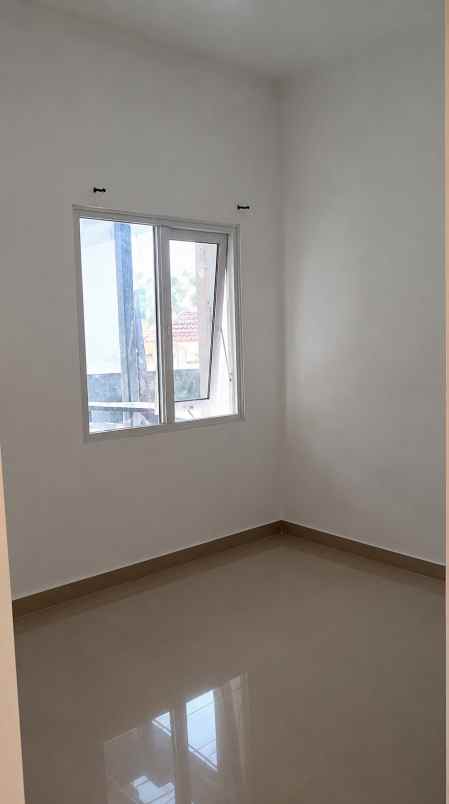 dijual rumah cipayung depok