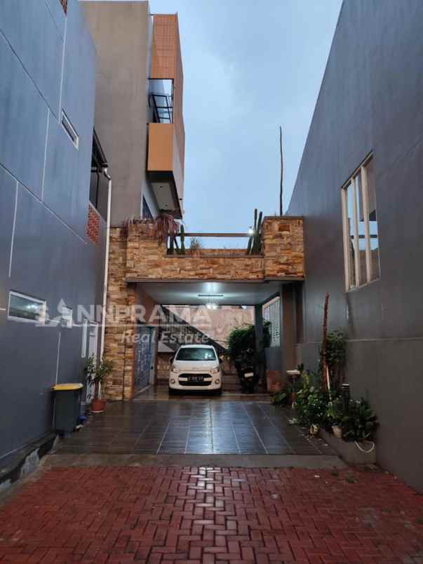 dijual rumah cipedak