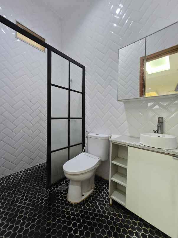 dijual rumah cipinang kebembem