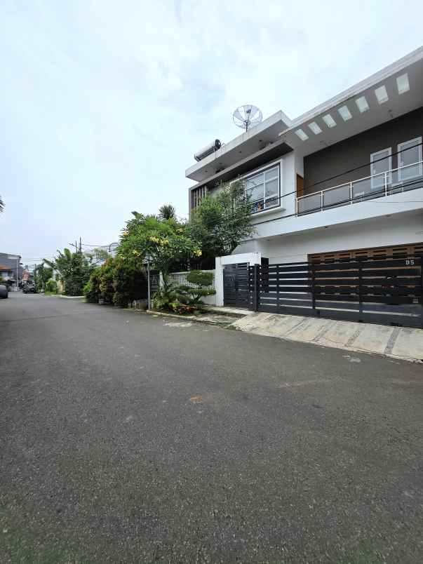 dijual rumah cipinang kebembem