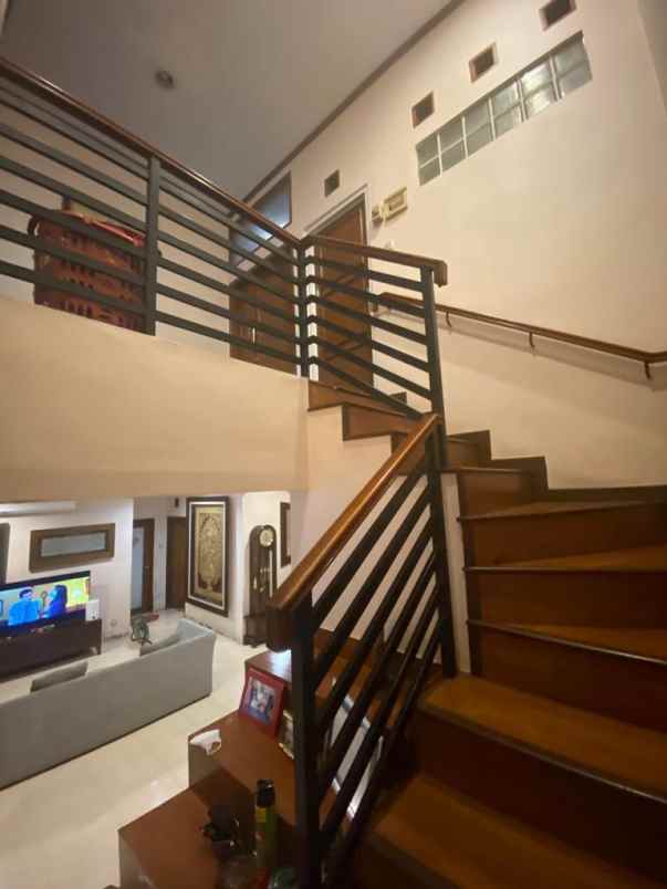 dijual rumah ciputat