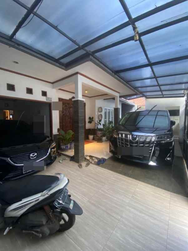 dijual rumah ciputat
