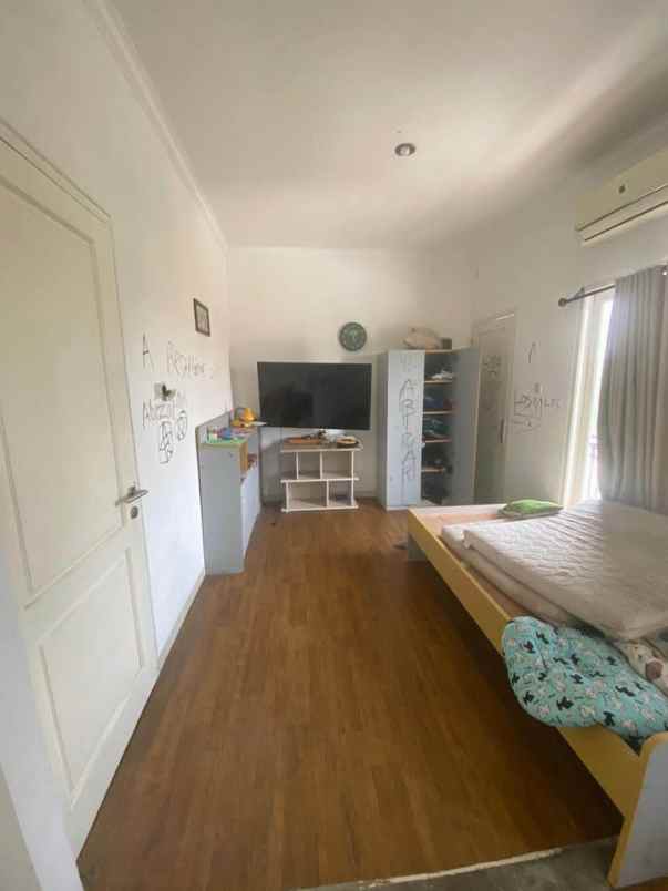 dijual rumah ciputat timur