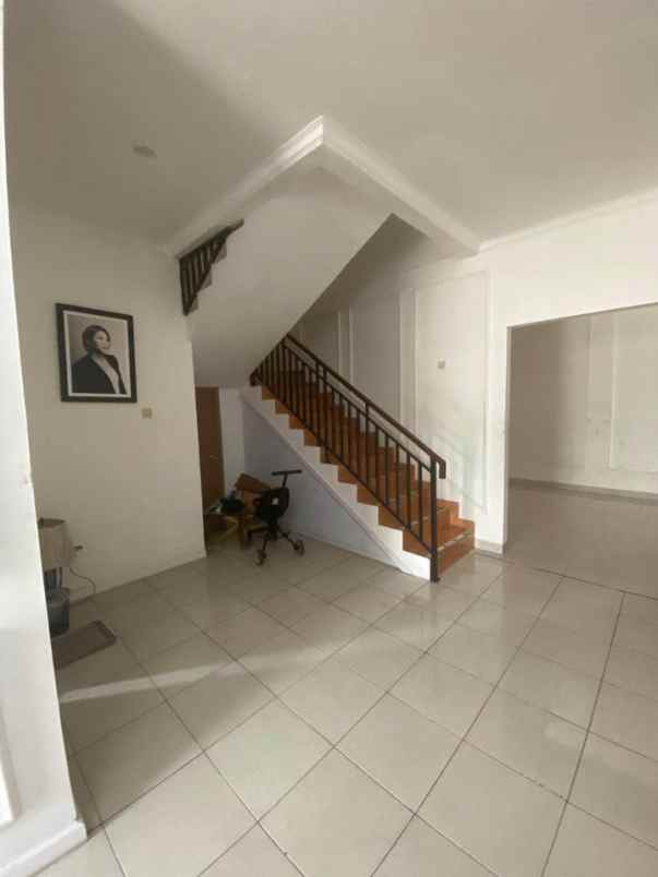 dijual rumah ciputat timur