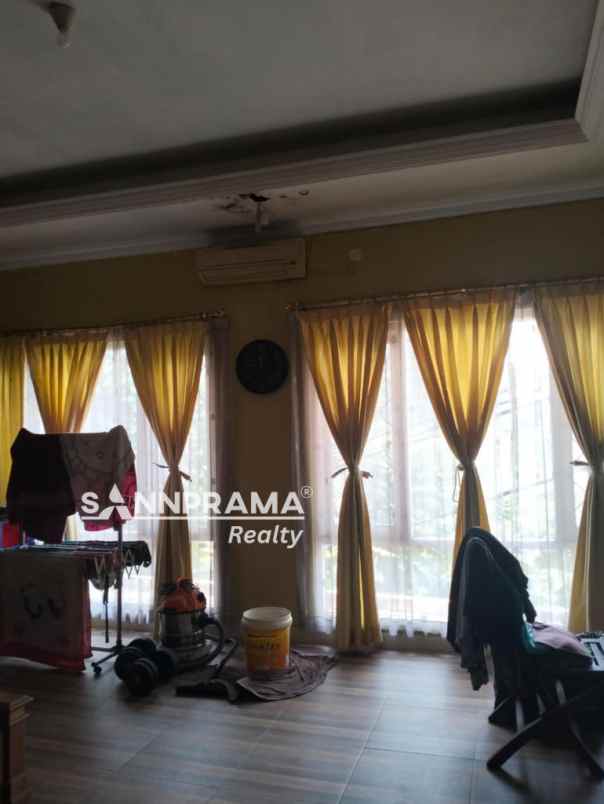 dijual rumah ciracas