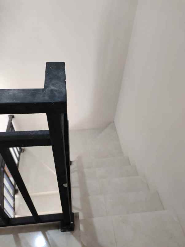 dijual rumah cisaranten kulon