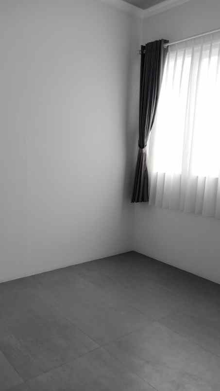 dijual rumah citra grand