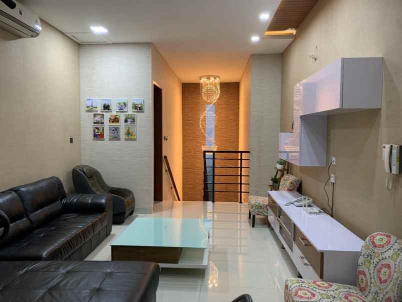 dijual rumah citragran cibubur