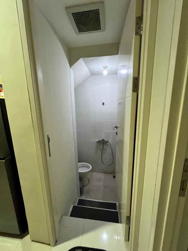 dijual rumah citraland northwest lake