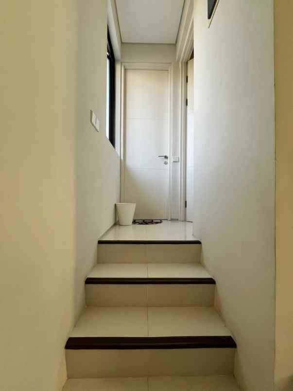 dijual rumah citraland northwest lake