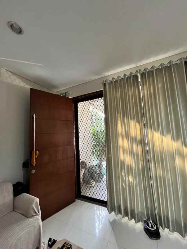 dijual rumah citraland northwest lake