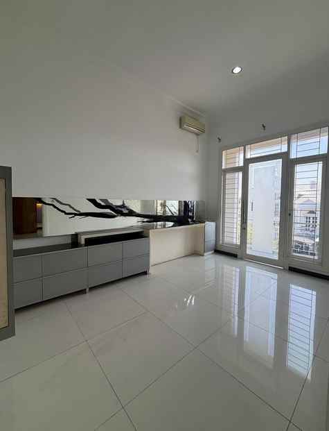 dijual rumah citraland raffles garden