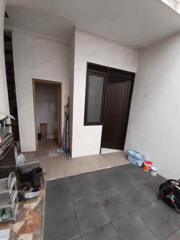 dijual rumah ciwaruga